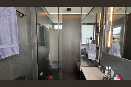 Apartamento à venda com 270m², 3 quartos e 3 vagas Apartamento à venda com 270m², 3 quartos e 3 vagasBanheiro da Suíte 2