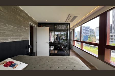 Apartamento à venda com 270m², 3 quartos e 3 vagas Apartamento à venda com 270m², 3 quartos e 3 vagasSuite 2