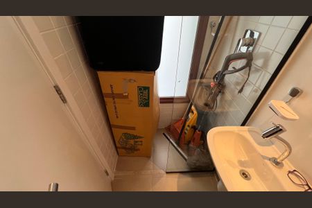 Apartamento à venda com 270m², 3 quartos e 3 vagas Apartamento à venda com 270m², 3 quartos e 3 vagasBanheiro de serviço