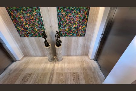 Apartamento à venda com 270m², 3 quartos e 3 vagas Apartamento à venda com 270m², 3 quartos e 3 vagasEntrada privativa