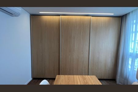 Apartamento à venda com 270m², 3 quartos e 3 vagas Apartamento à venda com 270m², 3 quartos e 3 vagasQuarto 1