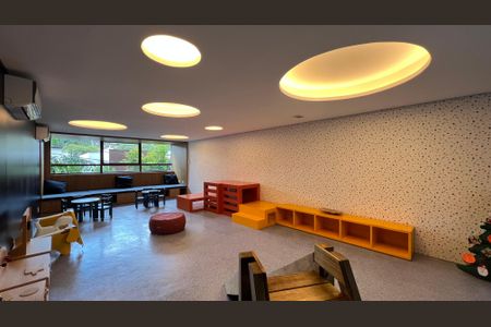 Apartamento à venda com 270m², 3 quartos e 3 vagas Apartamento à venda com 270m², 3 quartos e 3 vagasBrinquedoteca