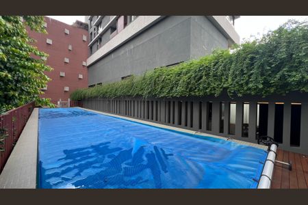 Apartamento à venda com 270m², 3 quartos e 3 vagas Apartamento à venda com 270m², 3 quartos e 3 vagasPiscina