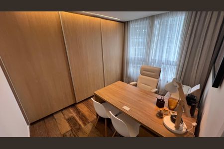 Apartamento à venda com 270m², 3 quartos e 3 vagas Apartamento à venda com 270m², 3 quartos e 3 vagasQuarto 1