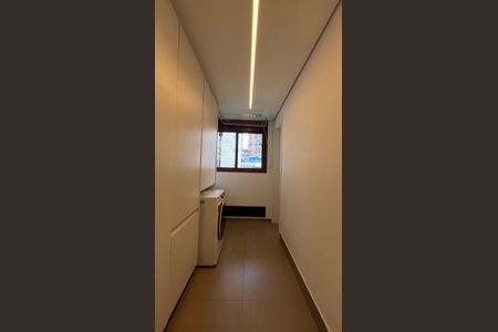 Apartamento à venda com 270m², 3 quartos e 3 vagas Apartamento à venda com 270m², 3 quartos e 3 vagasÁrea de Serviço