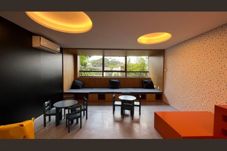 Apartamento à venda com 270m², 3 quartos e 3 vagas Apartamento à venda com 270m², 3 quartos e 3 vagasBrinquedoteca