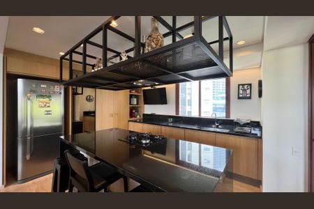 Apartamento à venda com 270m², 3 quartos e 3 vagas Apartamento à venda com 270m², 3 quartos e 3 vagasCozinha