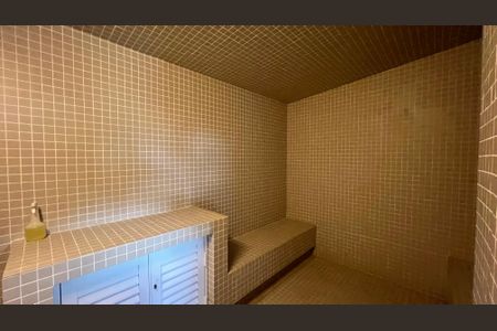 Apartamento à venda com 270m², 3 quartos e 3 vagas Apartamento à venda com 270m², 3 quartos e 3 vagasSaúna