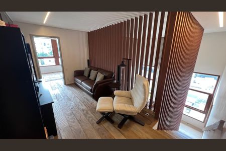 Apartamento à venda com 270m², 3 quartos e 3 vagas Apartamento à venda com 270m², 3 quartos e 3 vagasSala de TV
