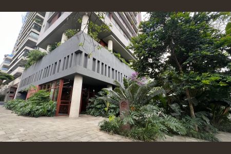 Apartamento à venda com 270m², 3 quartos e 3 vagas Apartamento à venda com 270m², 3 quartos e 3 vagasFachada