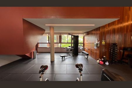 Apartamento à venda com 270m², 3 quartos e 3 vagas Apartamento à venda com 270m², 3 quartos e 3 vagasAcademia