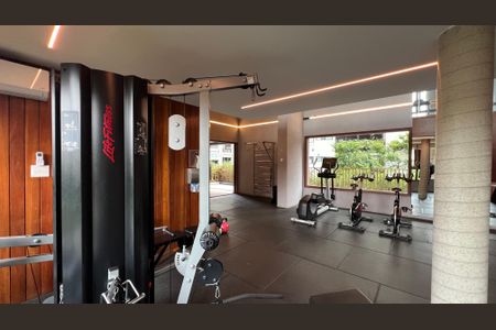 Apartamento à venda com 270m², 3 quartos e 3 vagas Apartamento à venda com 270m², 3 quartos e 3 vagasAcademia