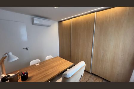 Apartamento à venda com 270m², 3 quartos e 3 vagas Apartamento à venda com 270m², 3 quartos e 3 vagasQuarto 1