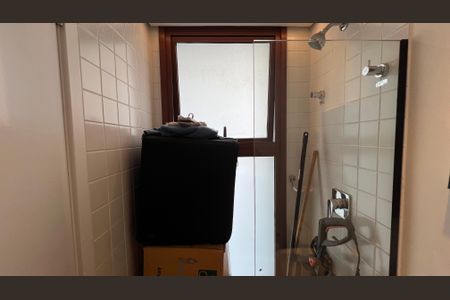 Apartamento à venda com 270m², 3 quartos e 3 vagas Apartamento à venda com 270m², 3 quartos e 3 vagasBanheiro de serviço