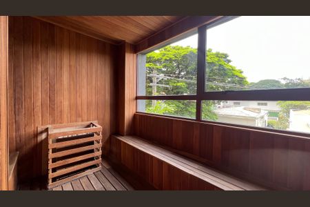 Apartamento à venda com 270m², 3 quartos e 3 vagas Apartamento à venda com 270m², 3 quartos e 3 vagasSaúna