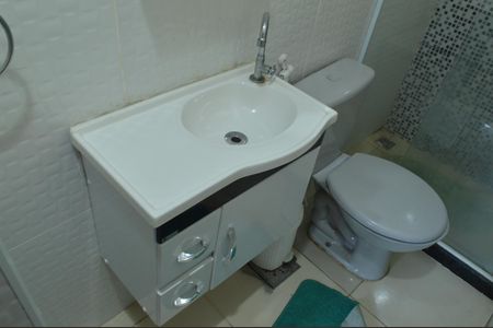 Casa de condomínio à venda com 120m², 5 quartos e 2 vagas Casa de condomínio à venda com 120m², 5 quartos e 2 vagasBanheiro da Suíte