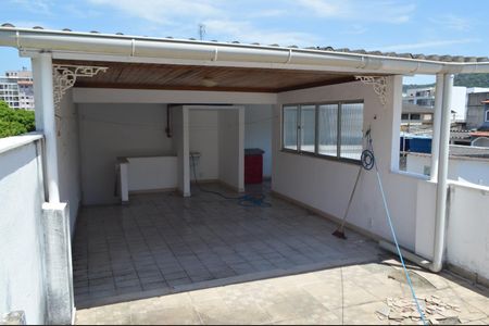 Casa de condomínio à venda com 120m², 5 quartos e 2 vagas Casa de condomínio à venda com 120m², 5 quartos e 2 vagasTerraço