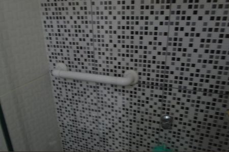 Casa de condomínio à venda com 120m², 5 quartos e 2 vagas Casa de condomínio à venda com 120m², 5 quartos e 2 vagasBanheiro da Suíte