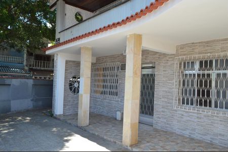 Casa de condomínio à venda com 120m², 5 quartos e 2 vagas Casa de condomínio à venda com 120m², 5 quartos e 2 vagasQuintal