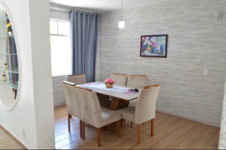 Casa de condomínio à venda com 120m², 5 quartos e 2 vagas Casa de condomínio à venda com 120m², 5 quartos e 2 vagasSala de Jantar