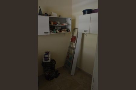 Casa de condomínio à venda com 120m², 5 quartos e 2 vagas Casa de condomínio à venda com 120m², 5 quartos e 2 vagasQuarto de Serviço