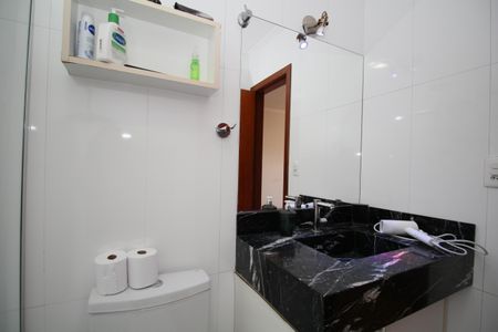 Casa à venda com 260m², 3 quartos e 3 vagasBanheiro