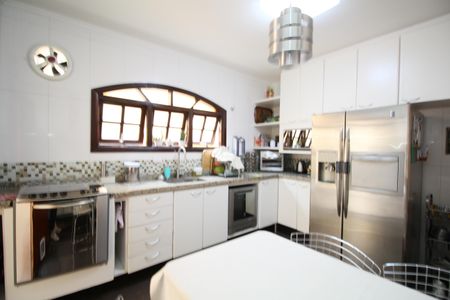 Casa à venda com 260m², 3 quartos e 3 vagasCozinha