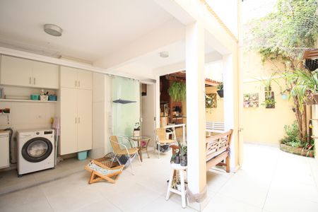 Casa à venda com 260m², 3 quartos e 3 vagasÁrea de Serviço