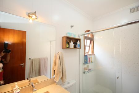 Casa à venda com 260m², 3 quartos e 3 vagasBanheiro 2