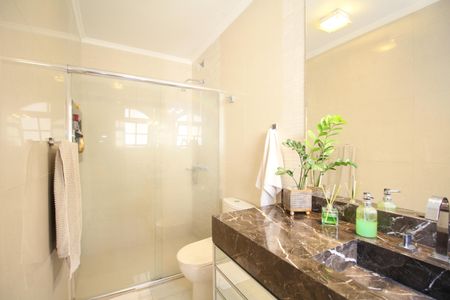 Casa à venda com 260m², 3 quartos e 3 vagasBanheiro 3