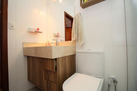 Casa à venda com 260m², 3 quartos e 3 vagasBanheiro 2