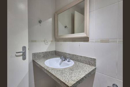 Apartamento para alugar com 182m², 4 quartos e 2 vagas Apartamento para alugar com 182m², 4 quartos e 2 vagasBanheiro