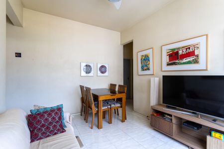 Apartamento à venda com 67m², 2 quartos e sem vagaSala