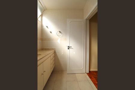 Apartamento para alugar com 173m², 4 quartos e 1 vaga Apartamento para alugar com 173m², 4 quartos e 1 vagaBanheiro da Suíte