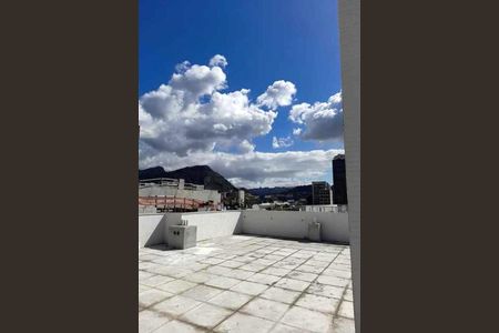 Apartamento à venda com 77m², 2 quartos e 1 vaga
