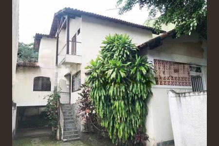 Casa de condomínio à venda com 380m², 5 quartos e 2 vagas