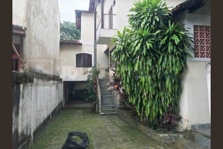 Casa de condomínio à venda com 380m², 5 quartos e 2 vagas