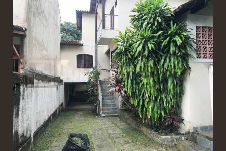 Casa de condomínio à venda com 380m², 5 quartos e 2 vagas