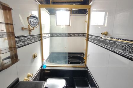 Apartamento à venda com 315m², 4 quartos e 4 vagas Apartamento à venda com 315m², 4 quartos e 4 vagasBanheiro da Suíte 2
