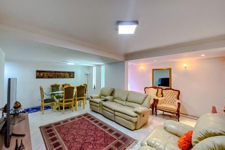 Casa à venda com 300m², 4 quartos e 2 vagasSala