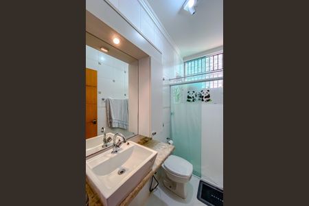 Casa à venda com 300m², 4 quartos e 2 vagasBanheiro