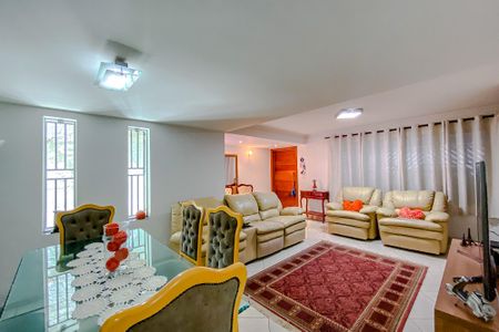 Casa à venda com 300m², 4 quartos e 2 vagasSala