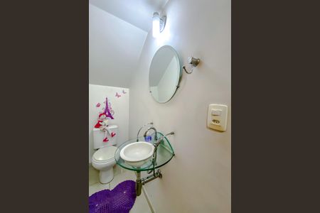 Casa à venda com 300m², 4 quartos e 2 vagasLavabo