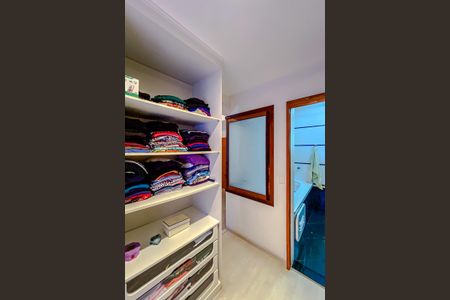 Casa à venda com 300m², 4 quartos e 2 vagasQuarto 3 - Suíte