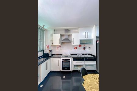 Casa à venda com 300m², 4 quartos e 2 vagasCozinha