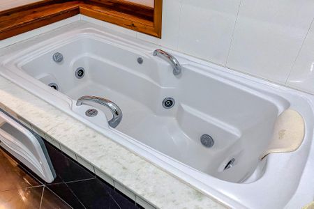 Casa à venda com 300m², 4 quartos e 2 vagasBanheiro da Suíte