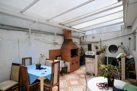 Casa à venda com 197m², 4 quartos e 2 vagasQuintal