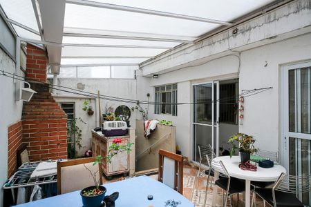 Casa à venda com 197m², 4 quartos e 2 vagasQuintal