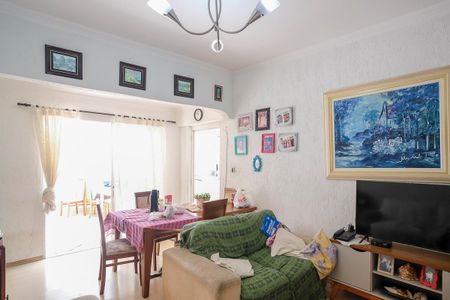 Casa à venda com 197m², 4 quartos e 2 vagasSala