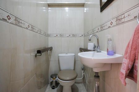 Casa à venda com 197m², 4 quartos e 2 vagasLavabo